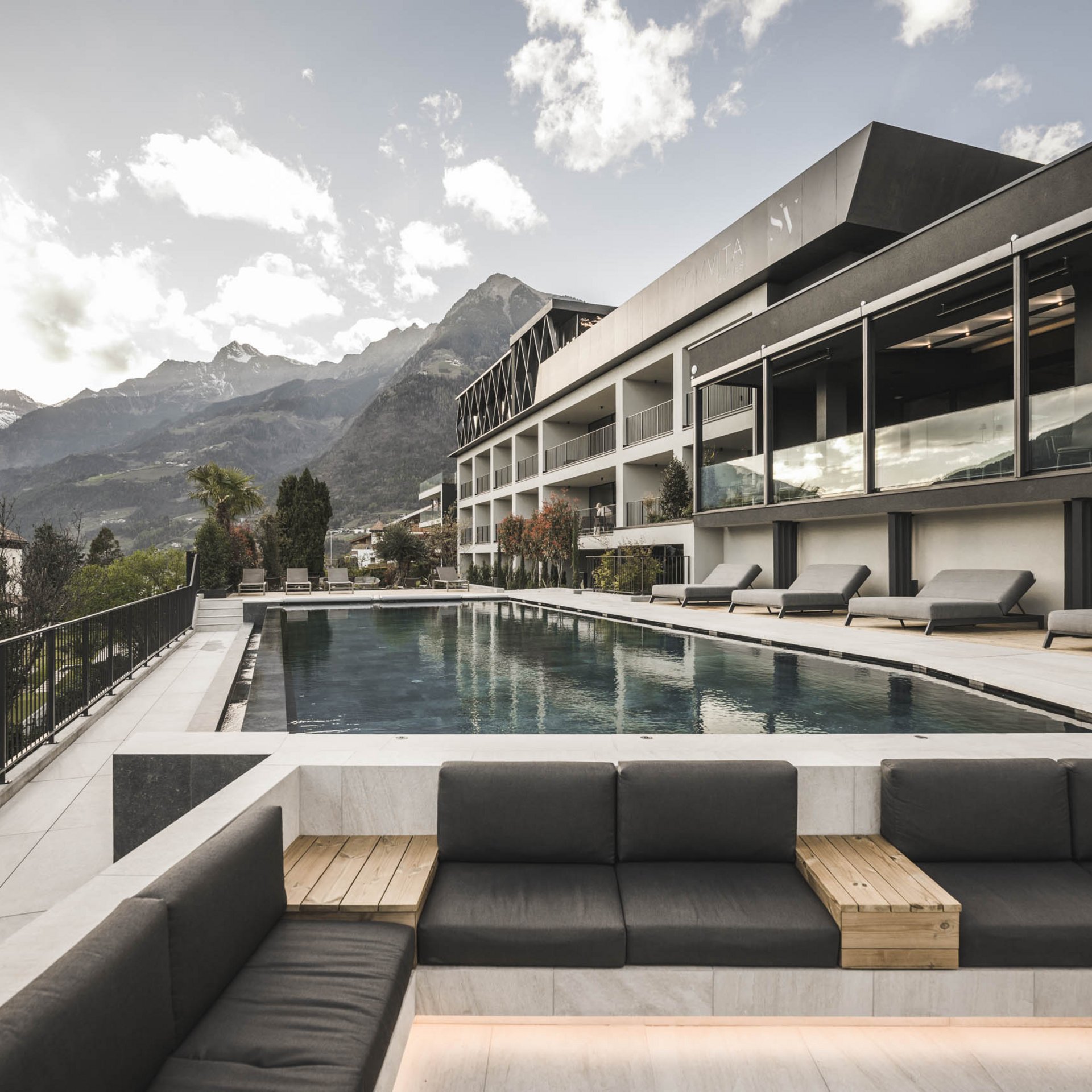 FAQ zu Dorf Tirol und Ihrer Unterkunft mit Pool