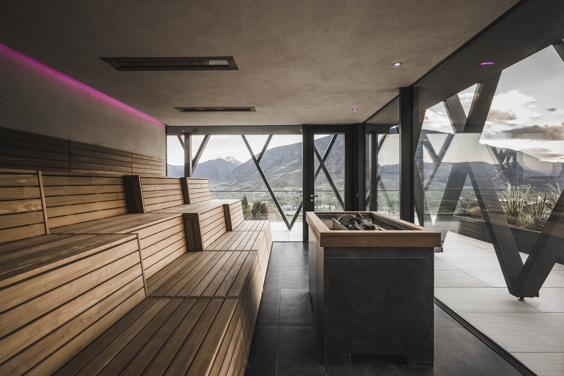 Willkommen in Dorf Tirol mit Kindern: hallo SomVita Suites!