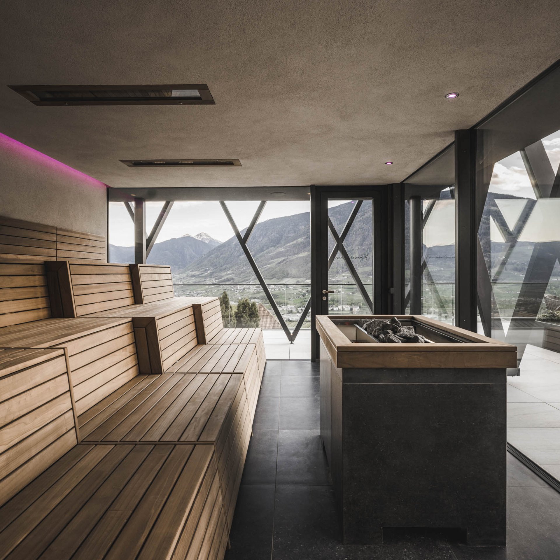 A wellness hotel in Dorf Tirol near Meran – SomVita